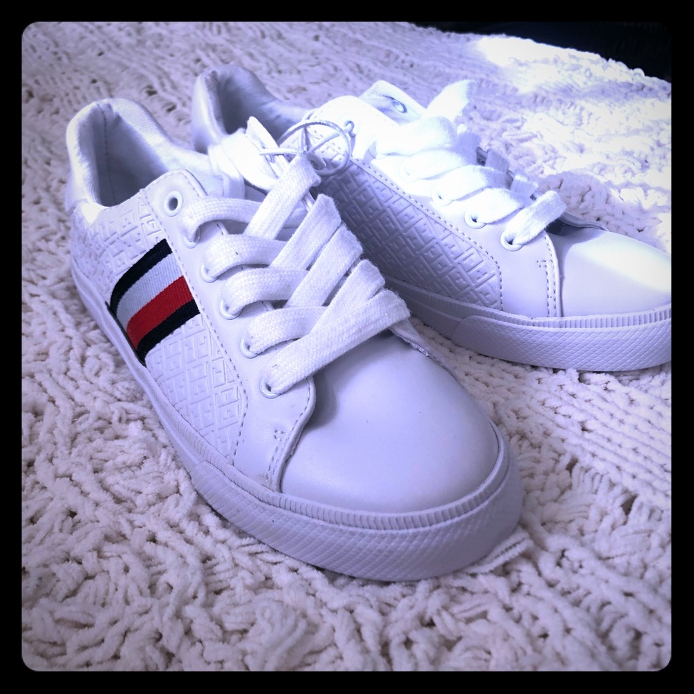 White 5.5 Tommy Hilfiger shoes
